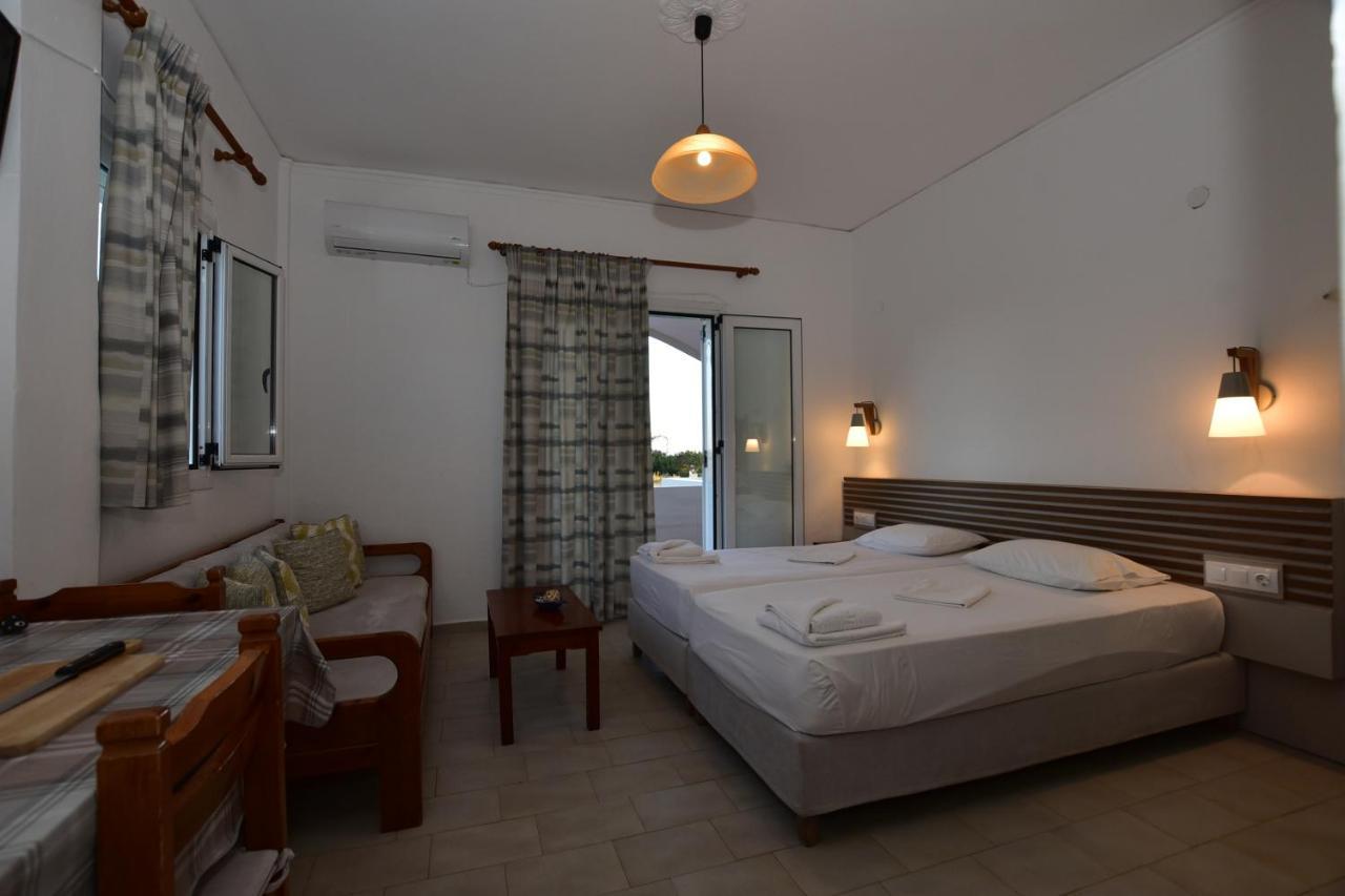Morpheas Rooms Paleochora Exterior foto