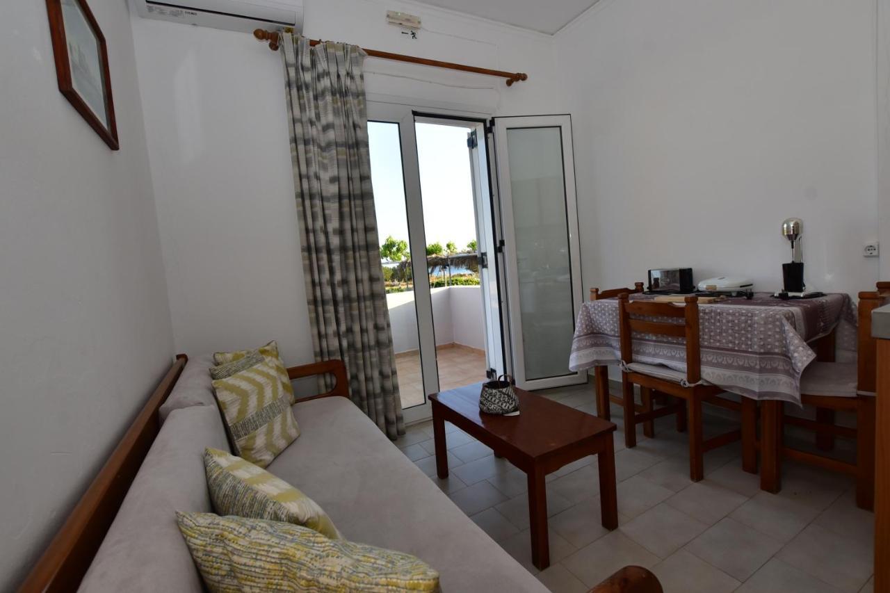 Morpheas Rooms Paleochora Exterior foto