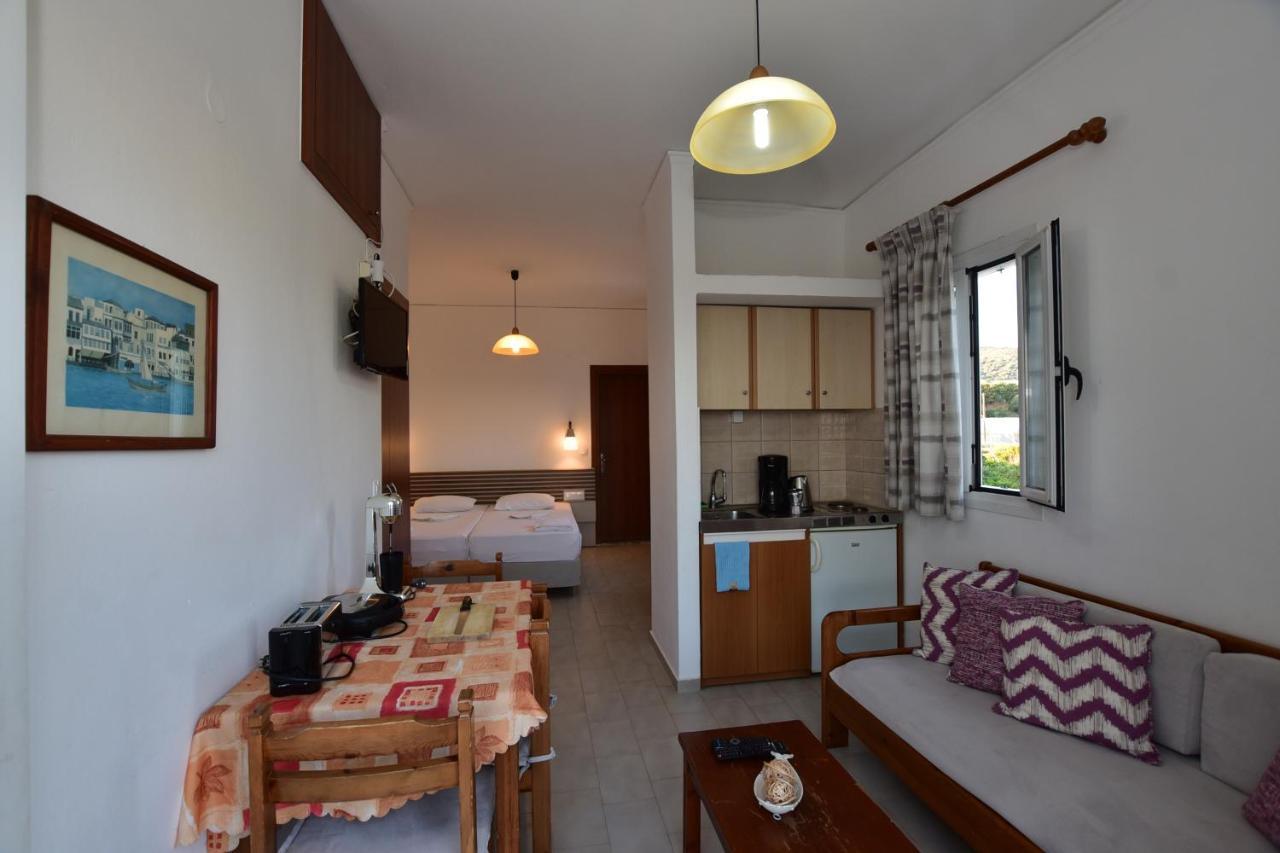 Morpheas Rooms Paleochora Exterior foto
