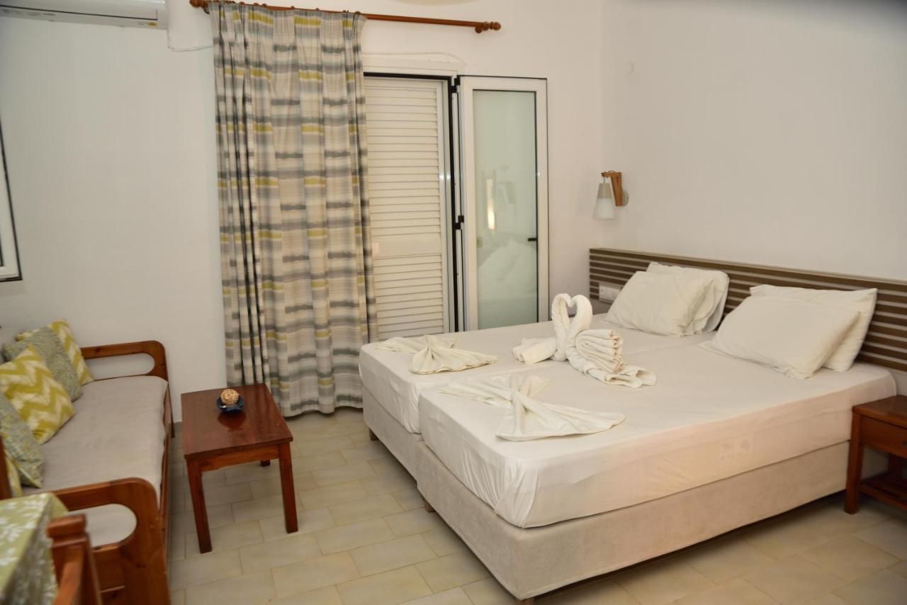Morpheas Rooms Paleochora Exterior foto